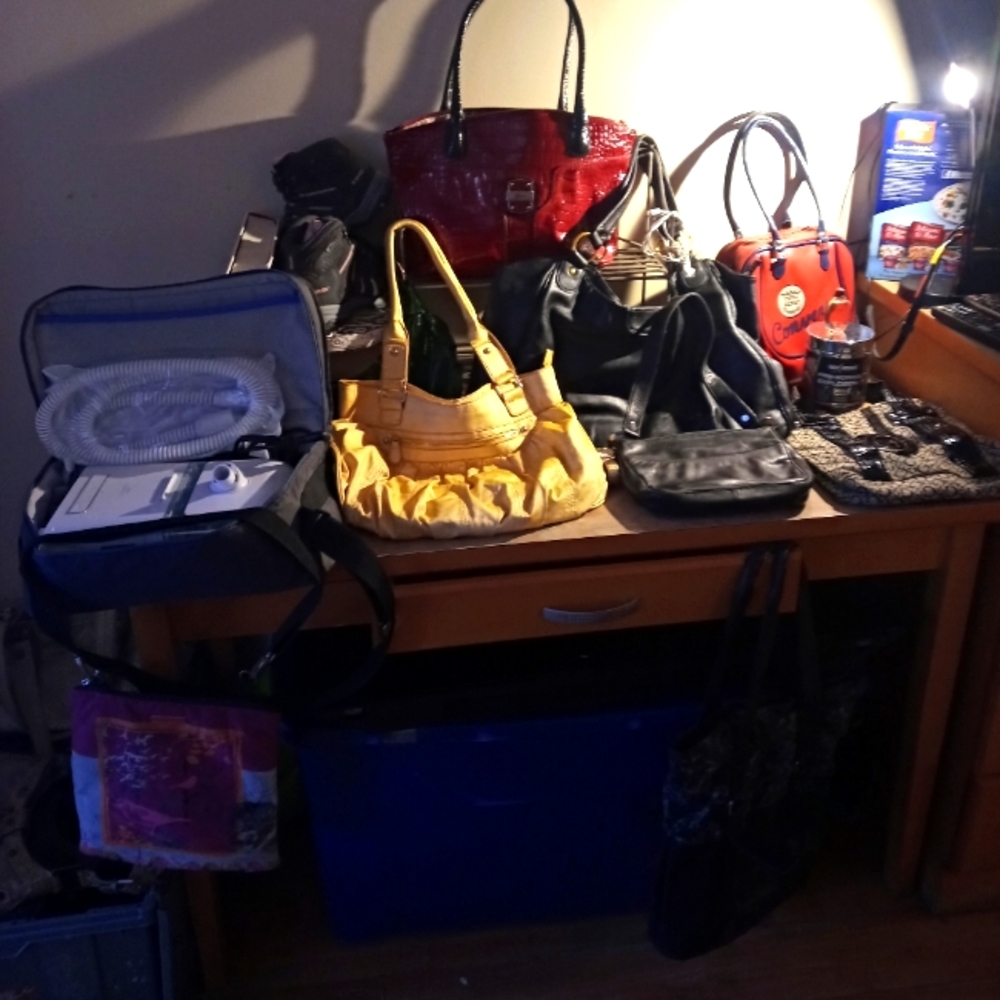 Ton a stuff - Picture 3 of 17